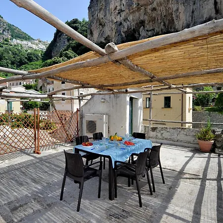 Pergamena Semesterbostad Amalfi